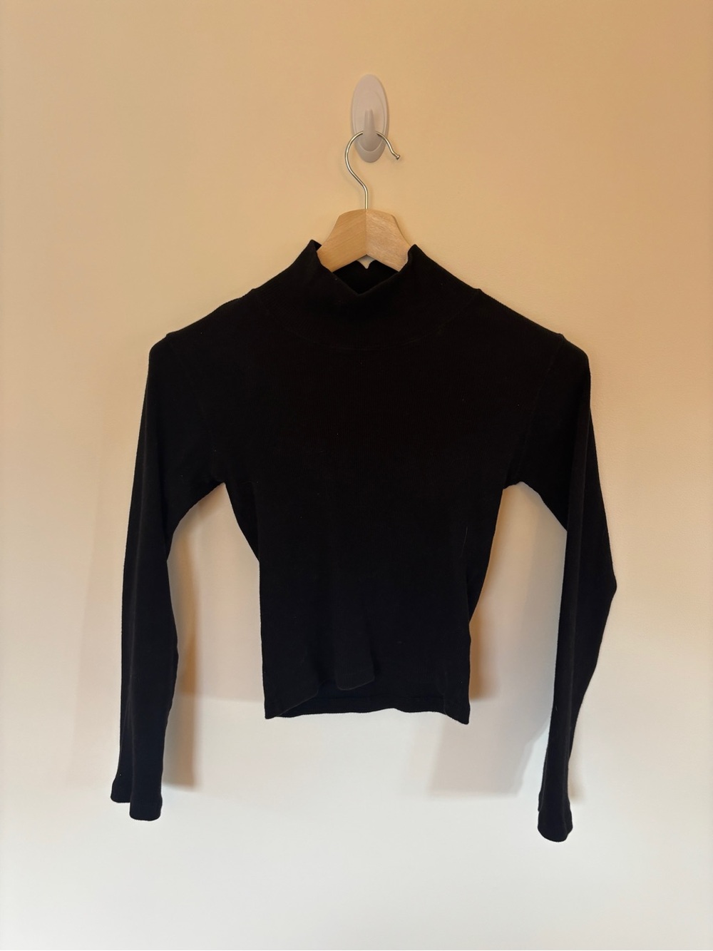 Big Bud Press Black Long-Sleeve Cropped Mock Neck Top
